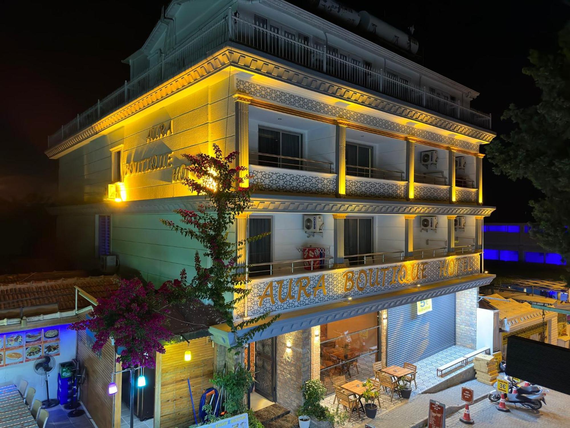 Aura Hotel Side Exterior foto
