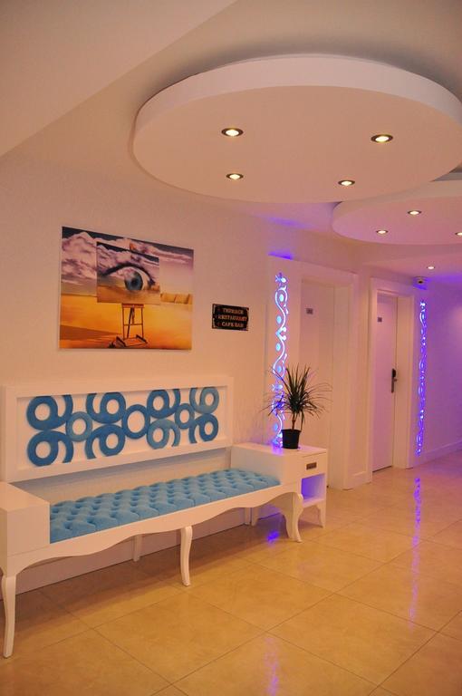 Aura Hotel Side Exterior foto